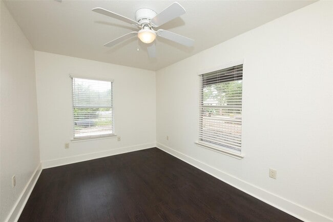 Building Photo - 342 Husk Ln