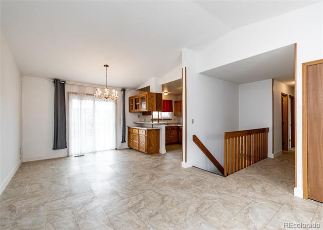 Building Photo - 838 Daffodil St