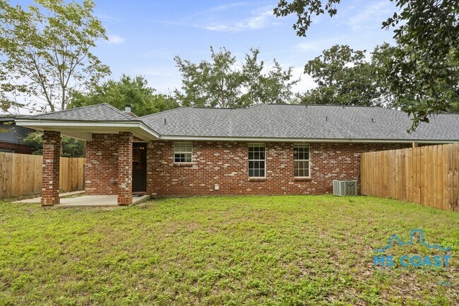 Building Photo - 108 N Island View Ave