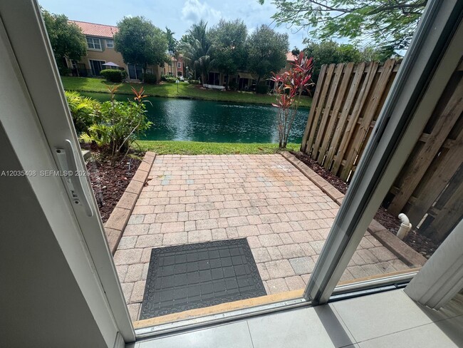 Building Photo - 4941 Tradewinds Ter