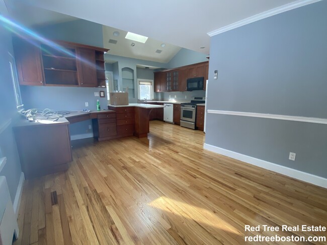 Building Photo - 97 Undine Rd