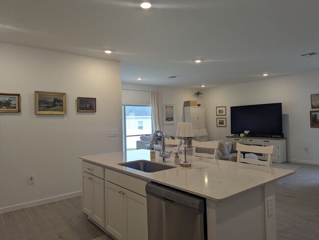 Building Photo - Beautiful newer-construction 4-bedroom, 3-bath home located in Trailhead Landing
