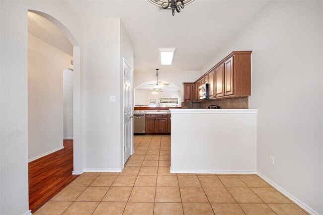 Building Photo - 105 Almquist St