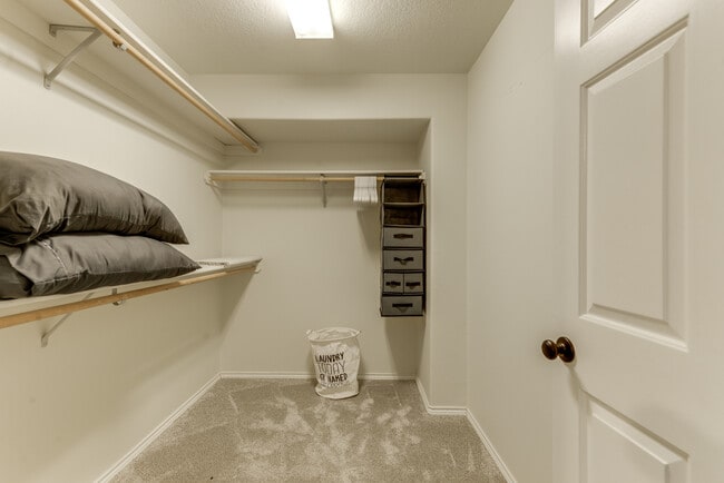 Building Photo - 19007 SW Chesapeake Dr