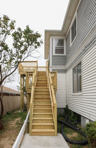 Building Photo - 226 Bluff St