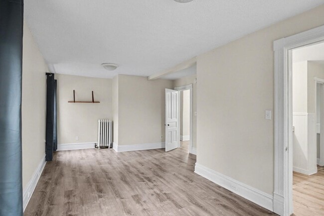 Building Photo - 440 Diamond Ave NE