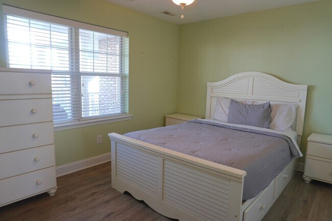 Building Photo - 9211 Atlantic Ave