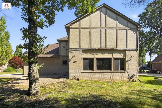 Building Photo - 1431 Provincial Dr