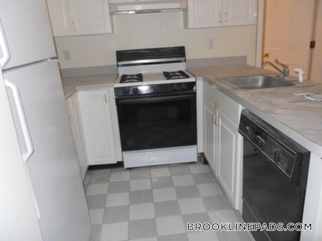 Building Photo - 322 St Paul St