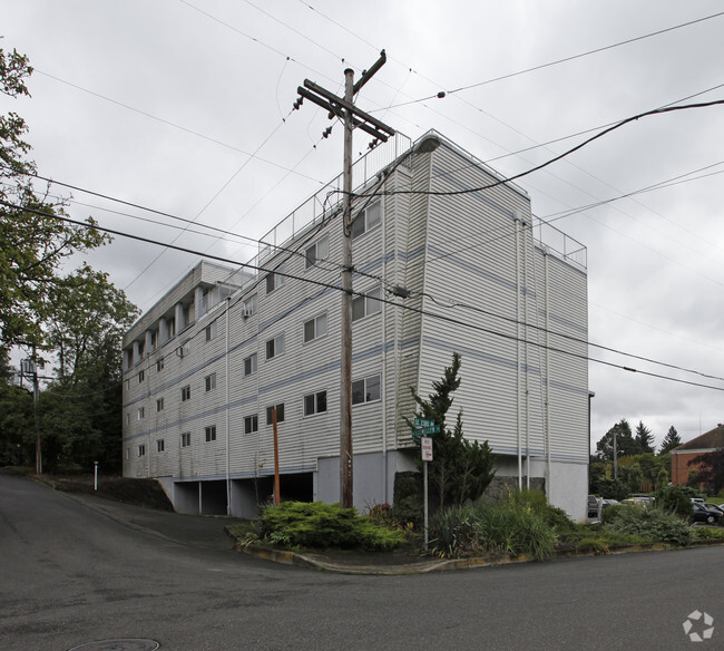 Building Photo - Park Hamlin - 2323 SE Harrison