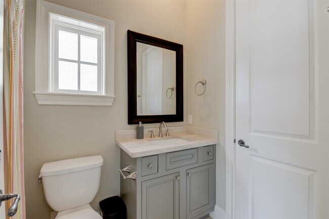 Building Photo - 6706 Morningside Dr