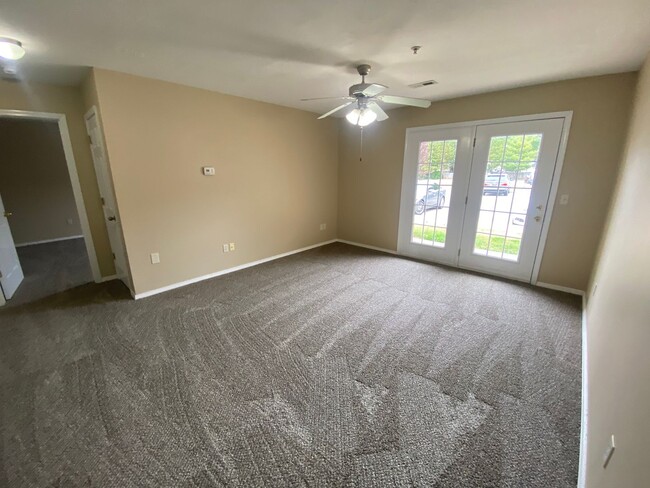 Building Photo - 2 bedroom 2 bath apartment at Clifton Heig...