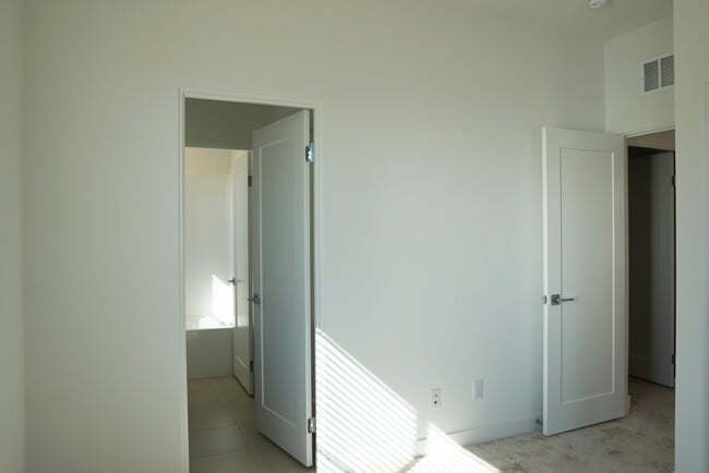 Building Photo - 74371 Nichols Dr