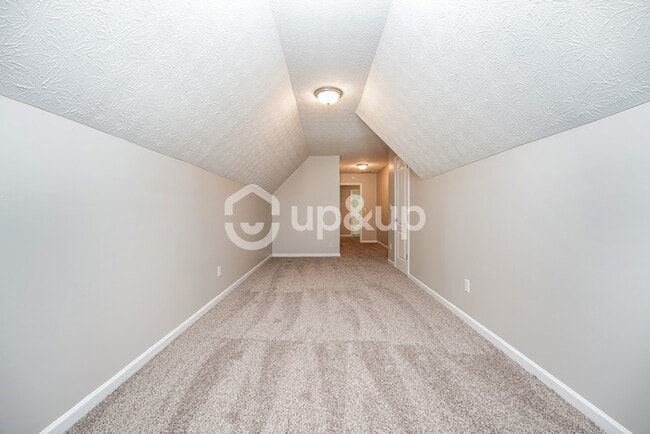 Building Photo - Fantastic 5bd/2.5ba home! Coming soon!