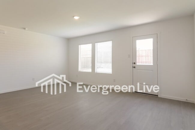 Building Photo - 6724 Haines Dr