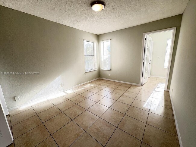 Building Photo - 3480 Pinewalk Dr N