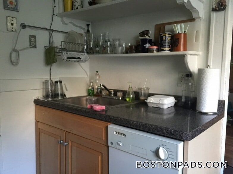 Building Photo - 99 Hancock St