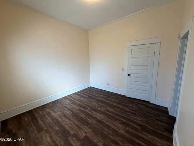 Building Photo - 1002 Indiana Ave