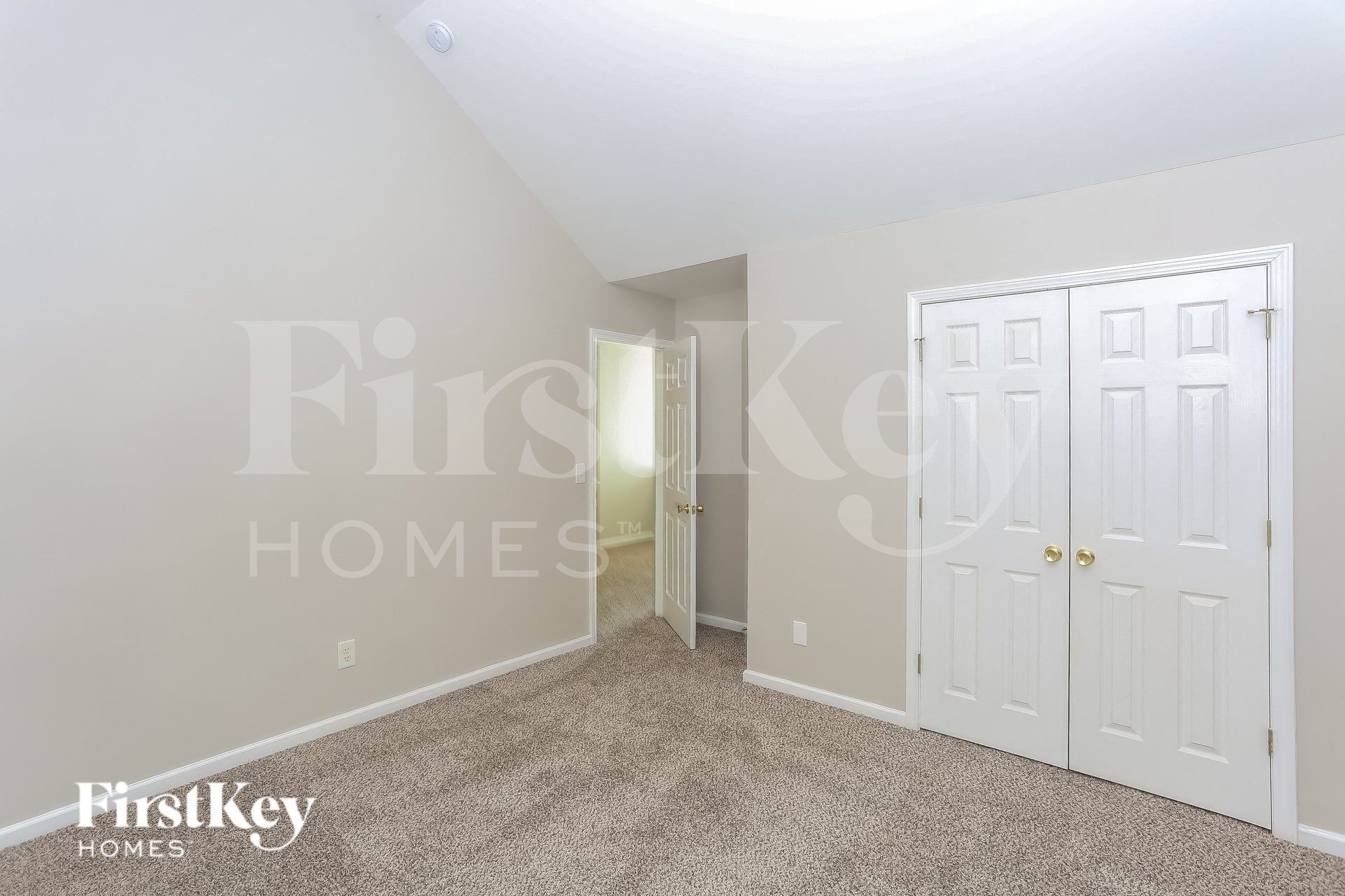 Building Photo - 8605 Royal Bluff Dr