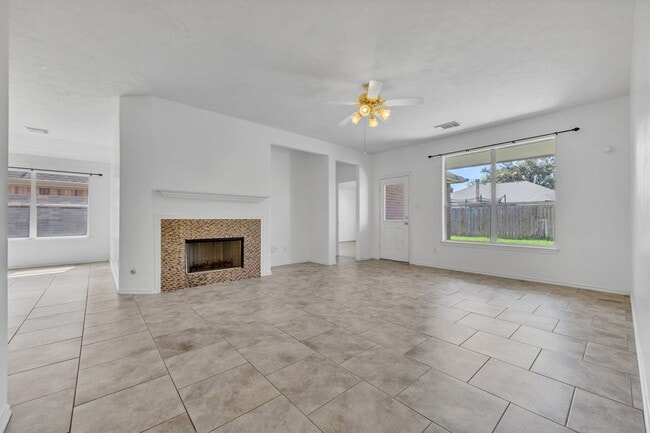 Building Photo - 12210 Woody Hollow Dr