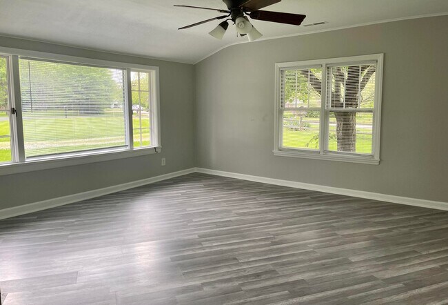 Building Photo - Move-In March & Get 50% Off Your First Month! Charming 2-Bed Northside Home!