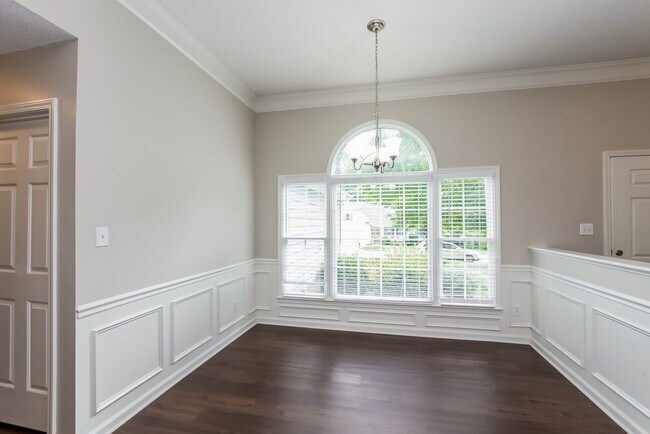 Building Photo - 11621 Long Forest Dr