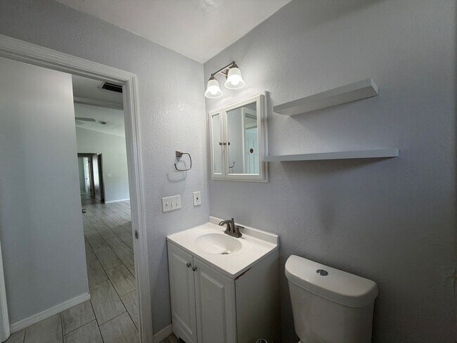 Building Photo - 10024 SW 73rd Terrace