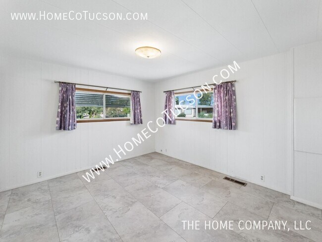 Building Photo - 10675 N Kilimanjaro Ave