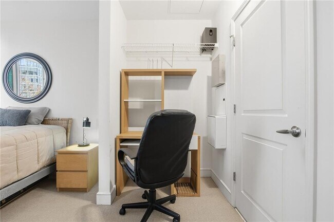 Building Photo - 44 Peachtree Pl NE