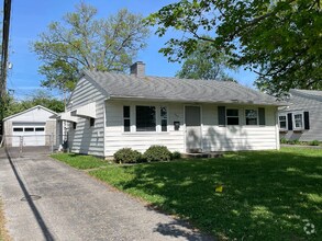 Building Photo - 345 Mockingbird Ln