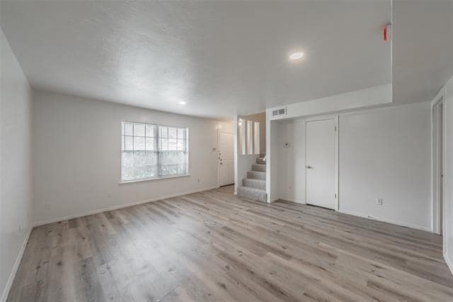 Building Photo - 1821 Ridgeview St
