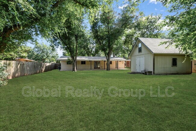 Building Photo - 138 Bobolink Dr