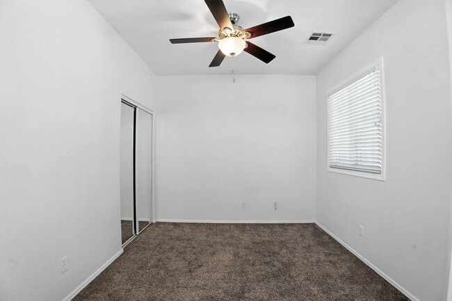 Building Photo - 4212 E Jasper Dr