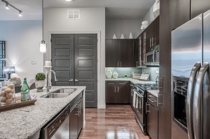 Building Photo - Millennium Six Pines