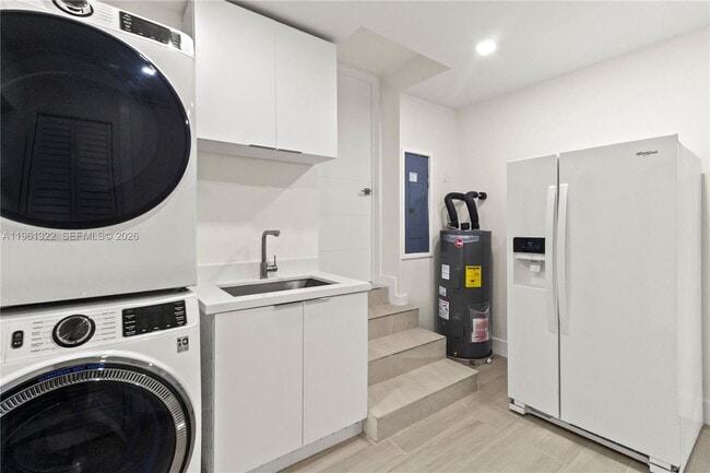 Building Photo - 1261 NE 98th St