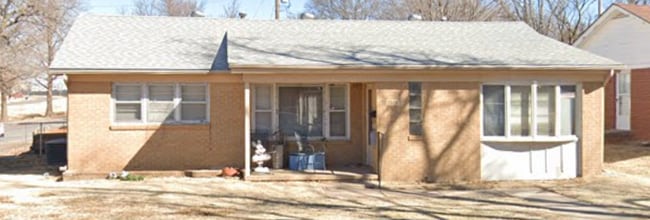 Primary Photo - 7504 E Clay St