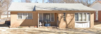 Building Photo - 7504 E Clay St