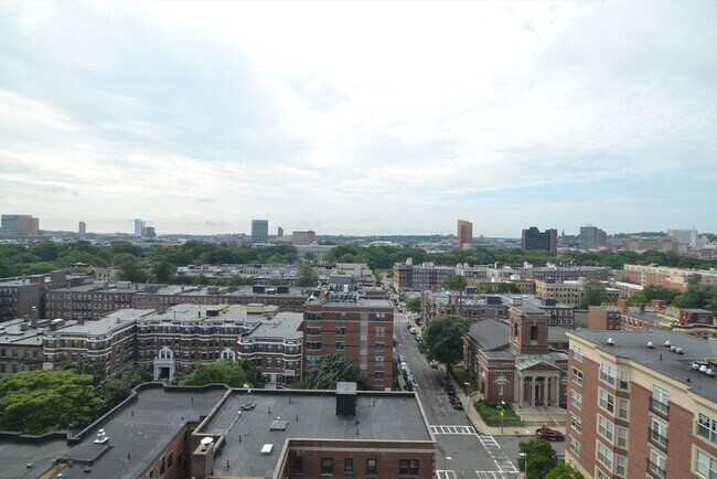 Building Photo - 1282 Boylston St