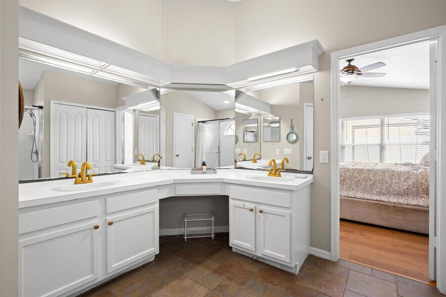 Building Photo - 18102 Leafwood Cir
