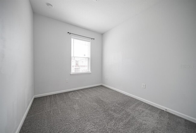 Building Photo - 900 Lakefront Village Dr