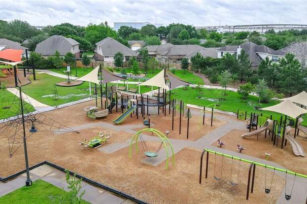 Building Photo - 24419 Travis House Ln