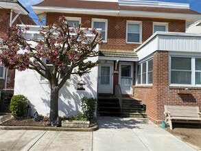 Building Photo - 34 N Montgomery Ave