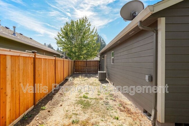 Building Photo - 2387 Equestrian Loop S