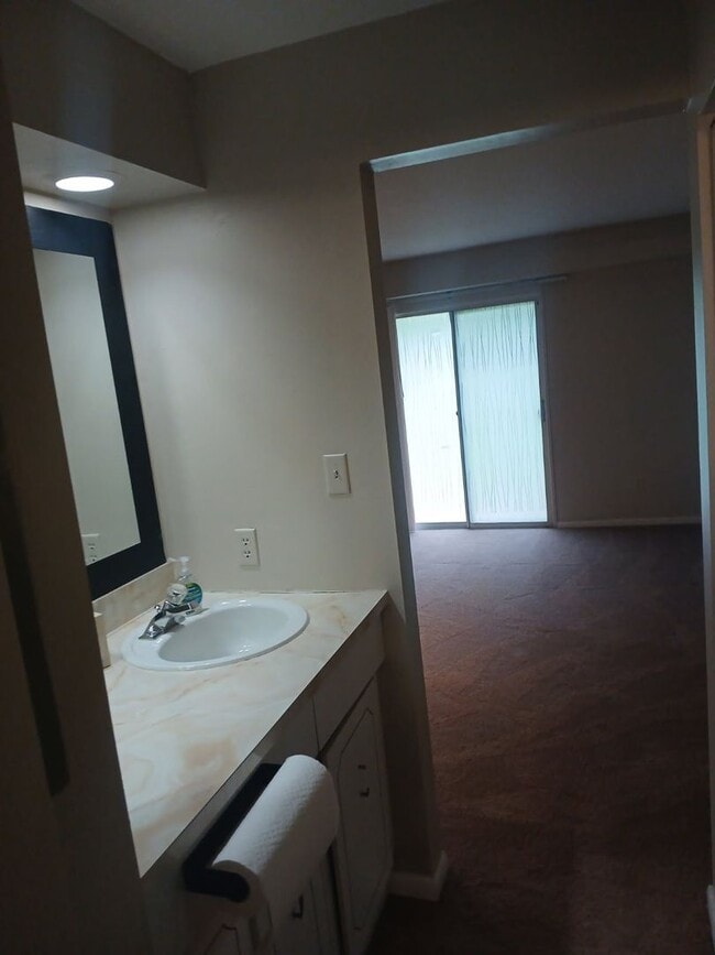 Building Photo - 908A Stockton Ct