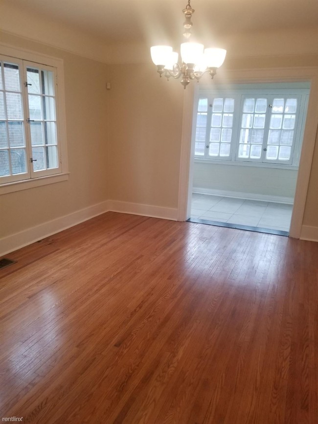 Building Photo - 3 br, 1.5 bath House - Russell Woods