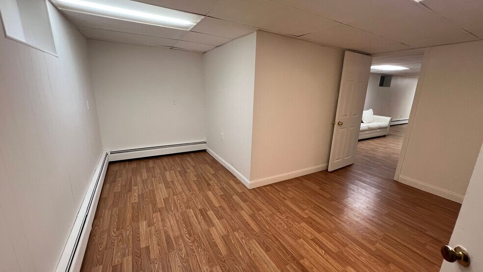 Building Photo - 102 Hillside Rd