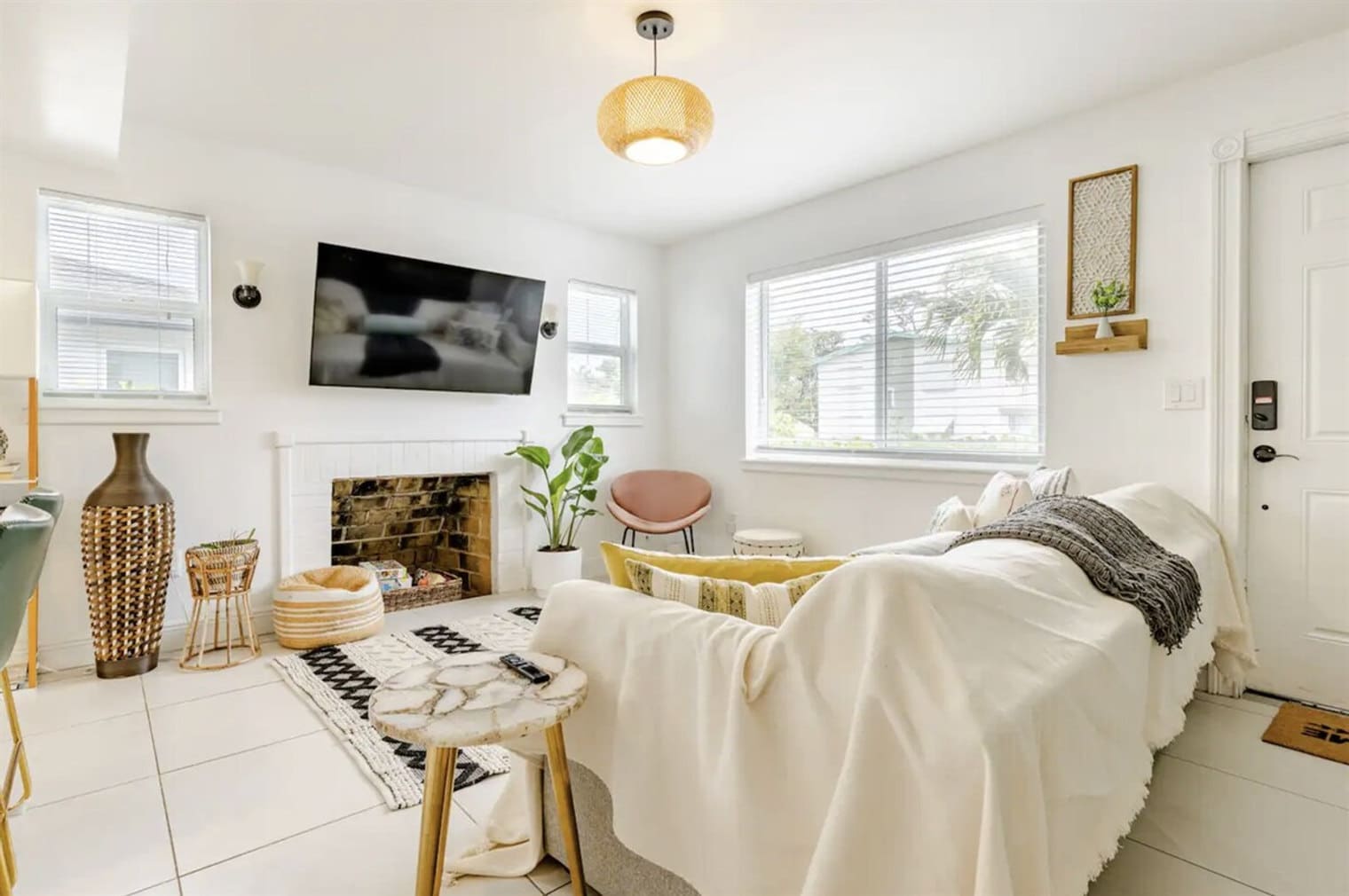 Building Photo - 415 S C St