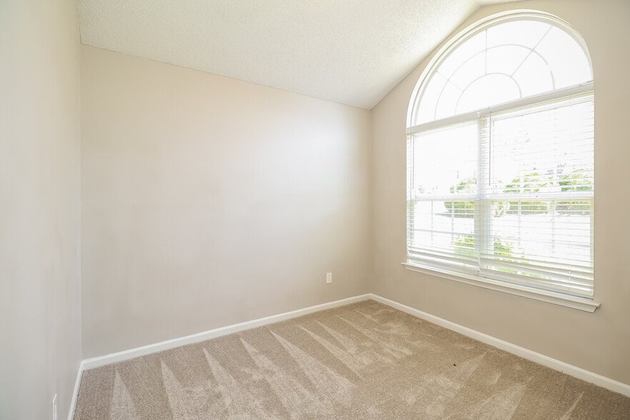 Building Photo - 3205 Forest Creek Ct