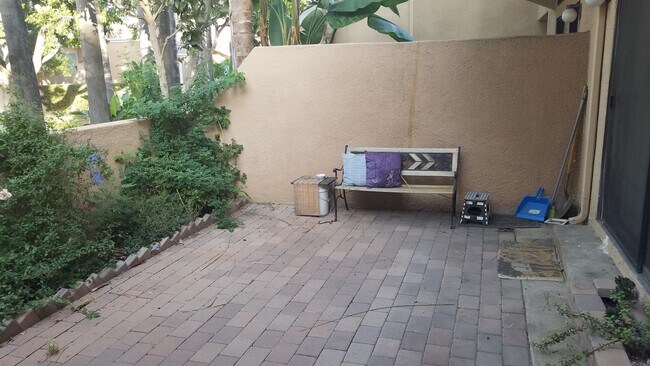 Building Photo - 2925 Wellesley Ct