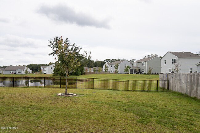 Building Photo - 81 Saluda Way